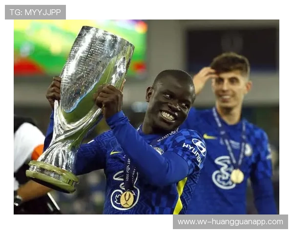 基米希与坎特在中场稳定性及组织倾向下形成分散结构