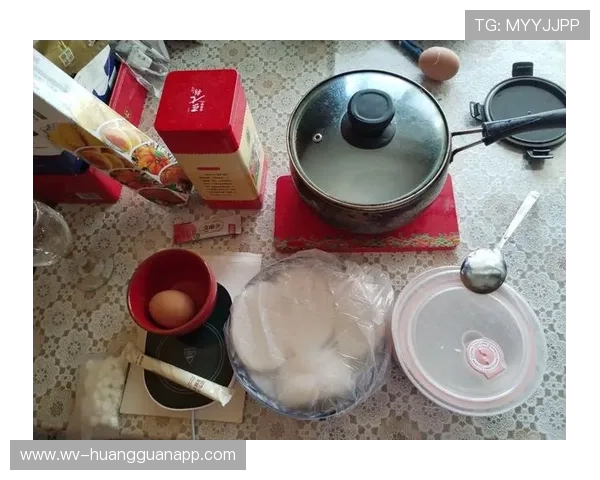 扎克拉文家的冰箱里塞满了蛋白粉，连瓶可乐都找不到