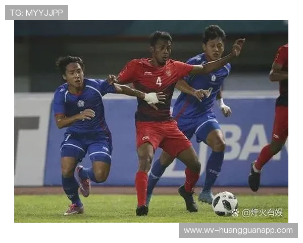 手抛球规则：何时必须用手抛而非踢出，裁判如何判定违规？